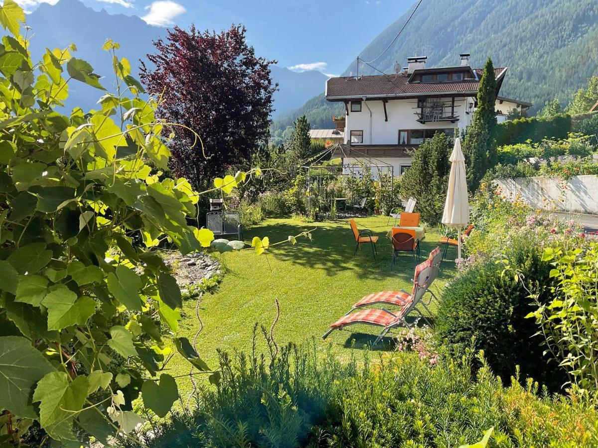 Komfortable Ferienwohnung mit herrlicher Aussicht Sautens Exterior foto